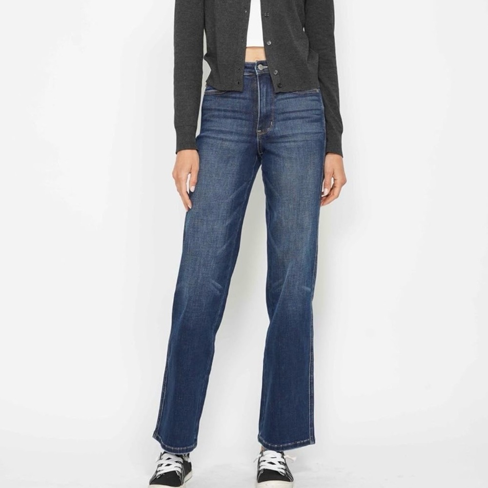 Judy Blue Women's Jeans size 3/26. Dark blue. High waist.  Straight fit.  NWT
